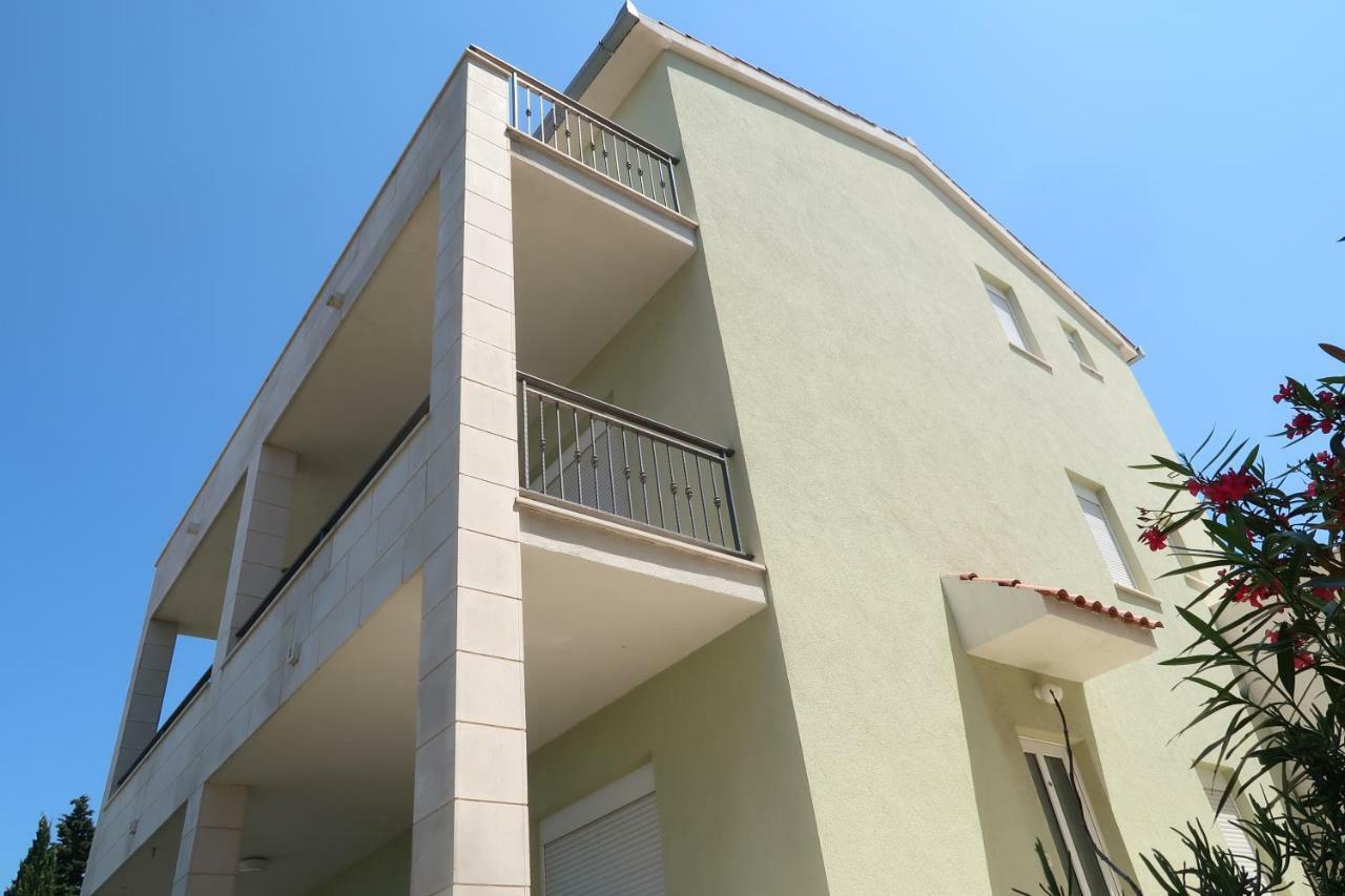 Apartments Maras Primošten Buitenkant foto